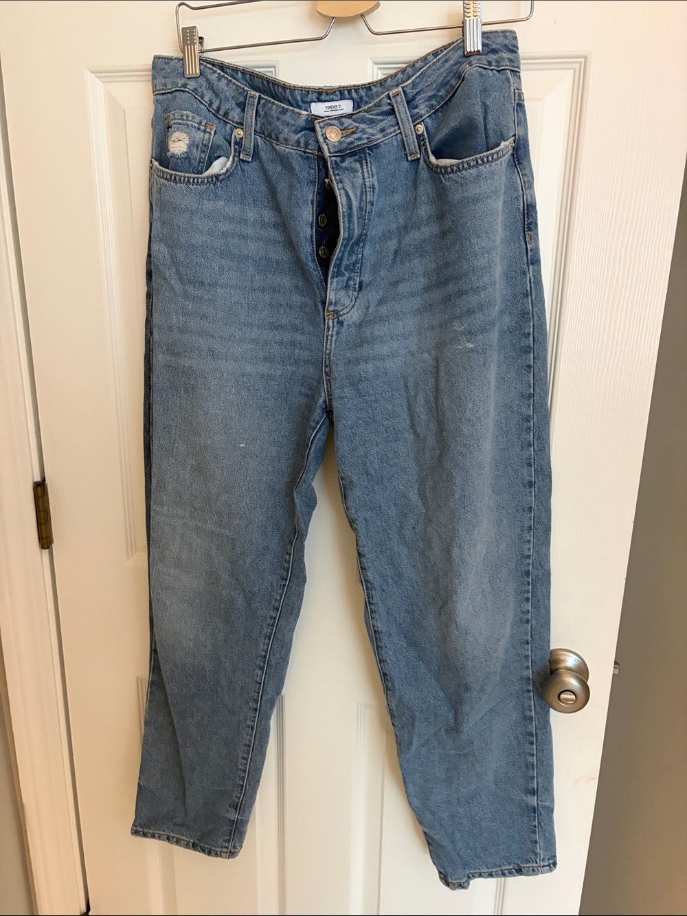 Forever 21 Medium Wash Boyfriend Jeans - Classic Blue
